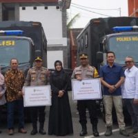 Pemkab Mojokerto Serahkan Dua Armada Truk Pasukan Untuk Polres dan Polresta