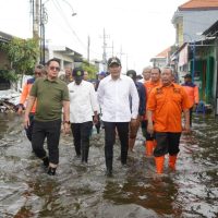 Plt. Bupati Sidoarjo Bersama Pj. Gubernur Jatim Susuri Sungai Mbah Gepuk Untuk Atasi Banjir di Candi